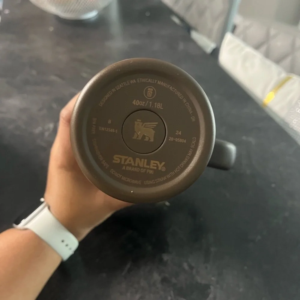 Stanley Chocolate Brown Gold Luxury 40 OZ Tumbler Cup - Picture 5 of 5